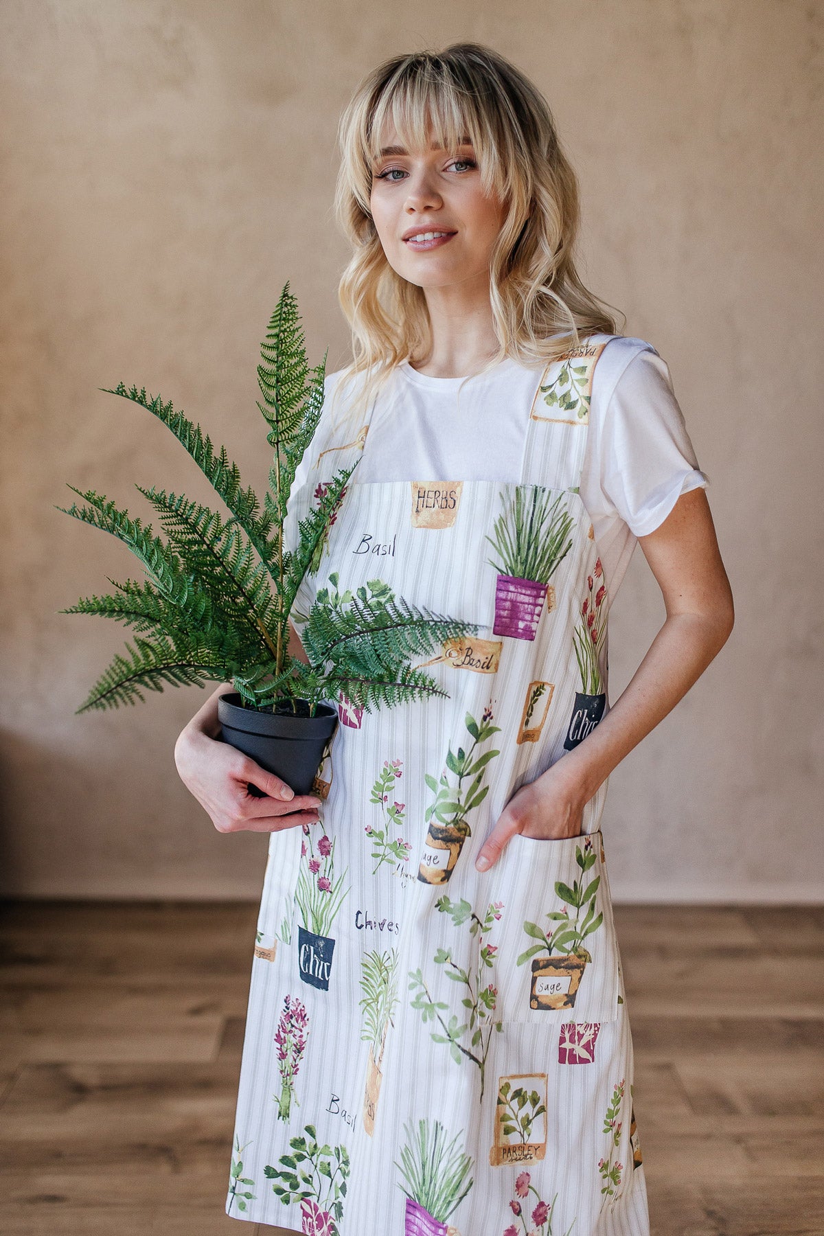 Printed Cotton Pinafore Apron | Hearts