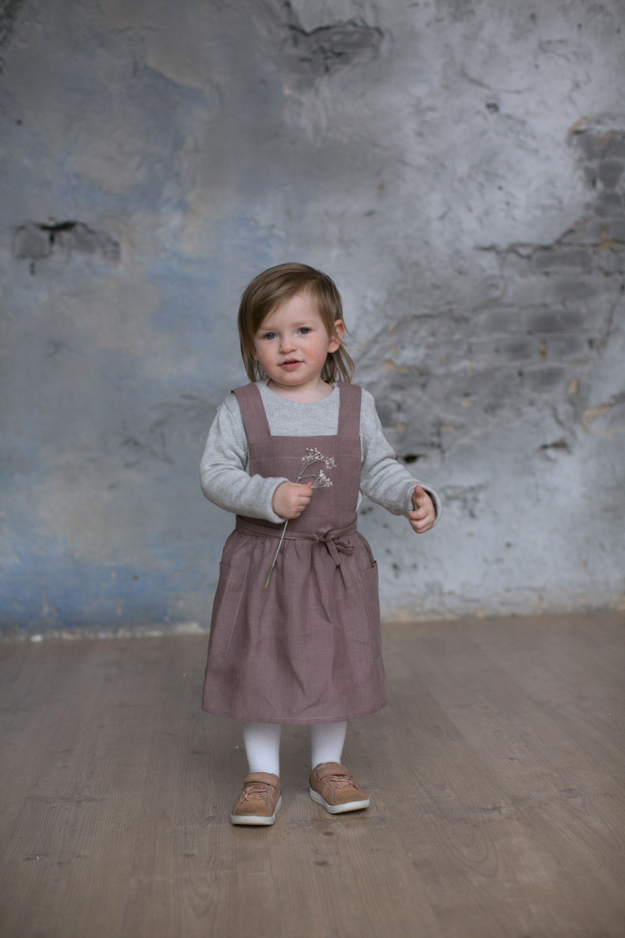 Girls’ Cross-Back Linen Apron