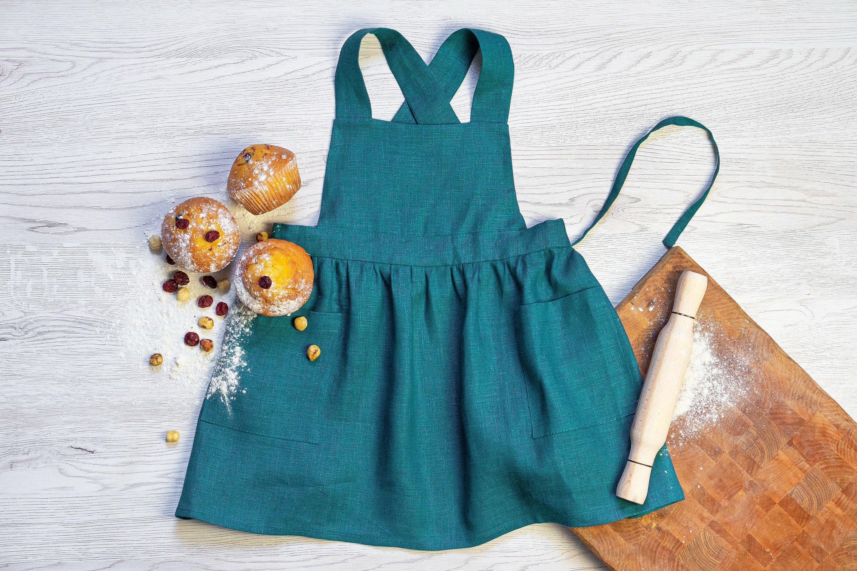 Girls’ Cross-Back Linen Apron
