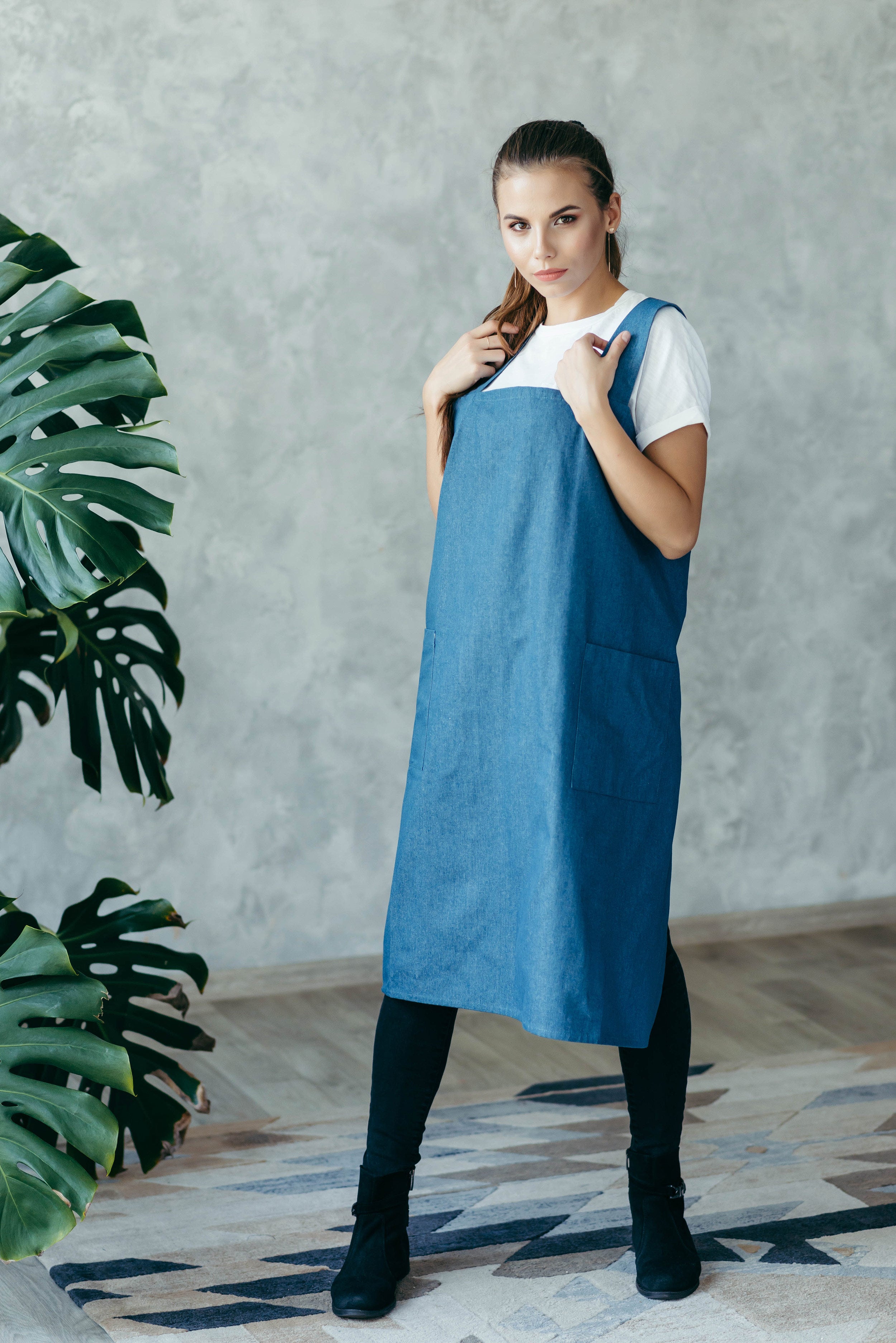 Cross-back Cotton Pinafore Apron | Navy