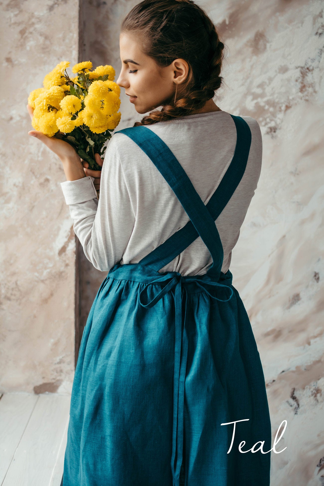 Girls’ Cross-Back Linen Apron
