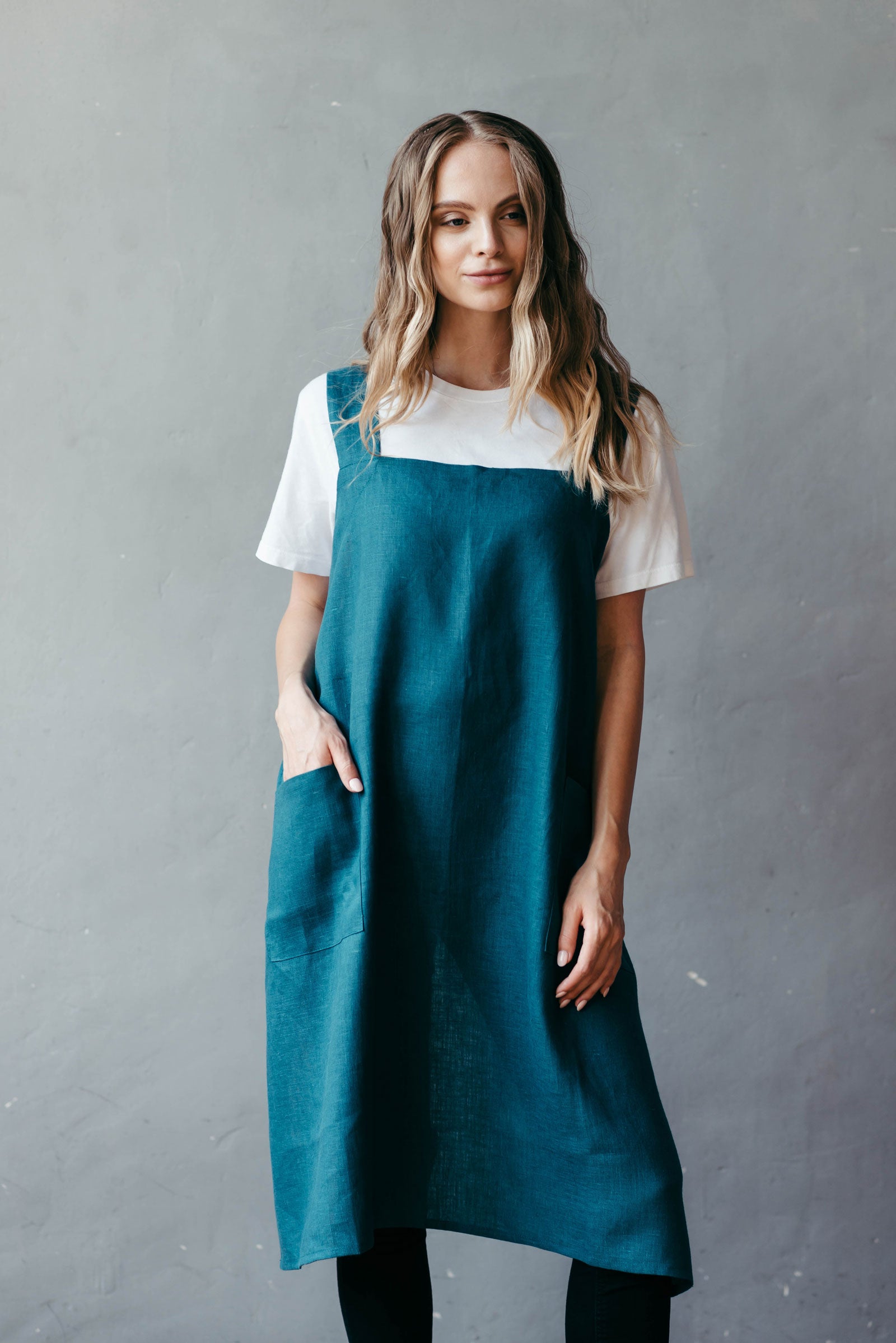 Linen Cross-Back Apron | Adult Sizes