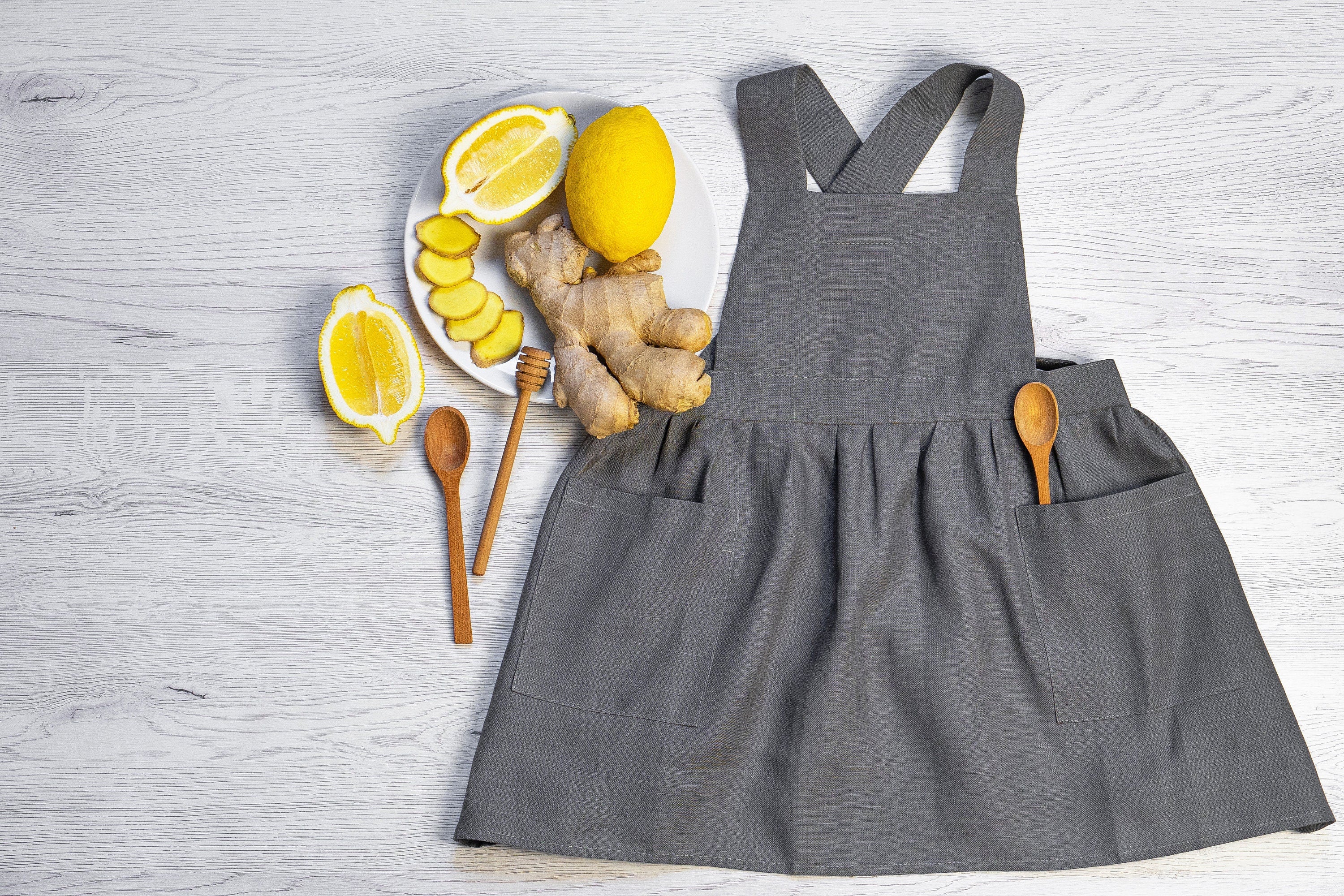 Girls’ Cross-Back Linen Apron