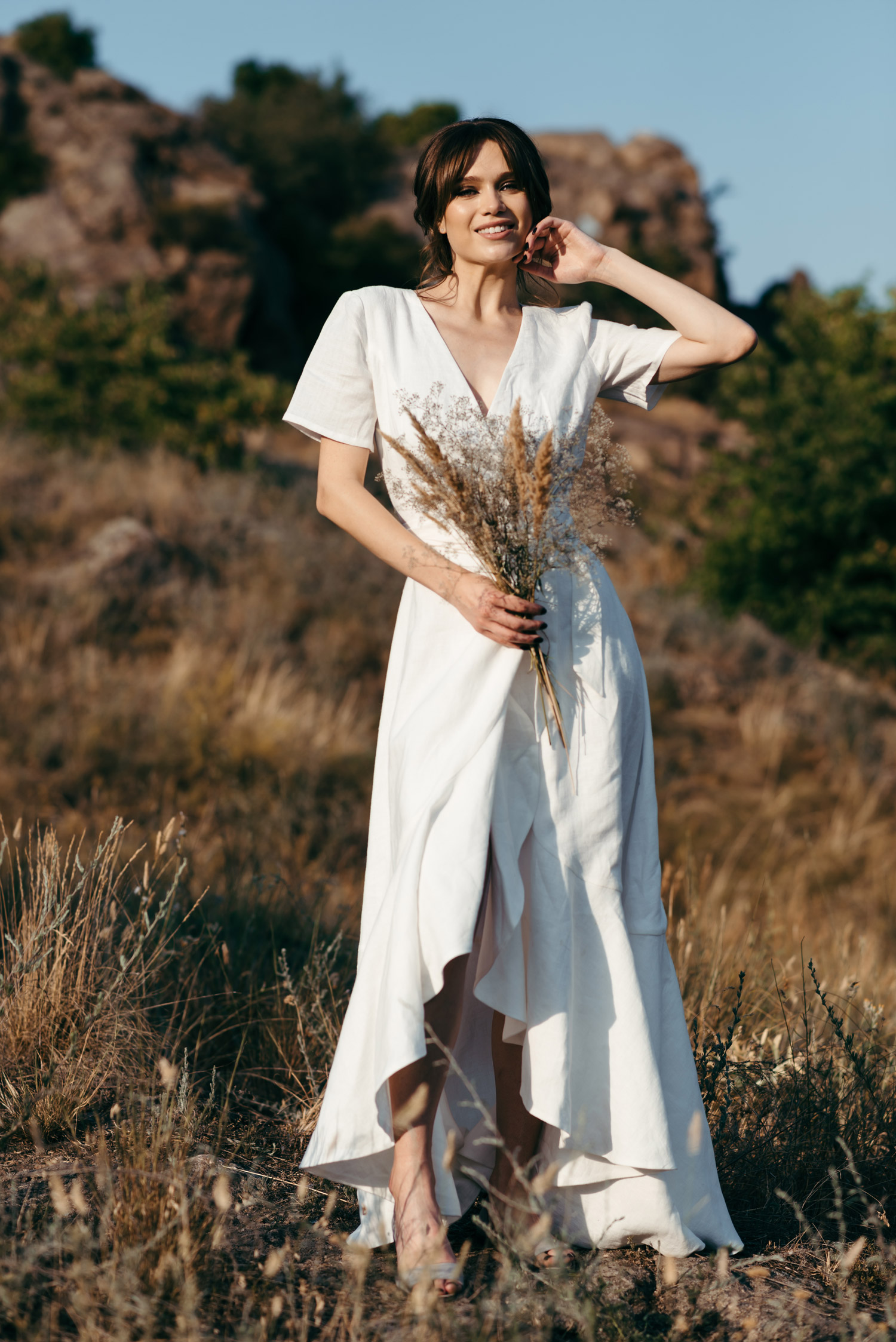 White linen wedding dress beach clearance